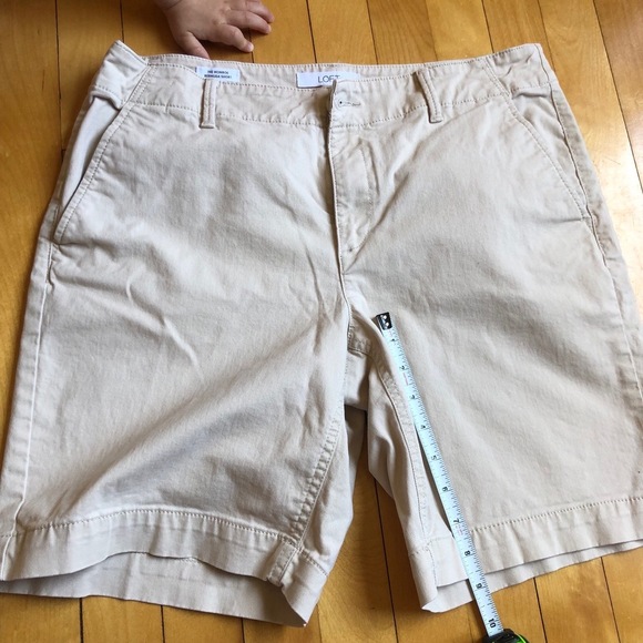 LOFT The Monroe Bermuda Short Women’s Size 8 Classic Light Khakis Minimalist - Picture 14 of 16